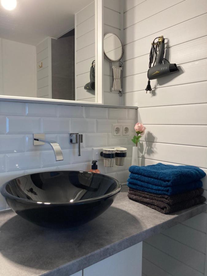 Living At Saarpartments - Adultsonly - Business & Holiday Homes With Kitchen For Long- And Short Term Stay, 3 Min To St Johanner Markt And Points Of Interest Saarbrücken Kültér fotó