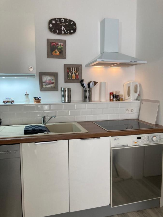 Living At Saarpartments - Adultsonly - Business & Holiday Homes With Kitchen For Long- And Short Term Stay, 3 Min To St Johanner Markt And Points Of Interest Saarbrücken Kültér fotó